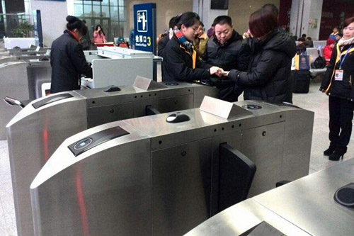 车站检票闸机嵌入二维码扫描？？？？？？？